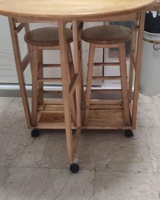 Tavolo richiudibile con sgabelli