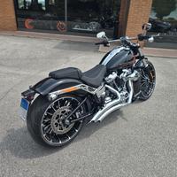 Harley-davidson Softail Breakout 117 , KM 0 , Gara