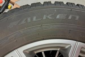 Pneumatici invernali Falken  225 60 R17