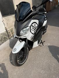 Yamaha XMAX 250
