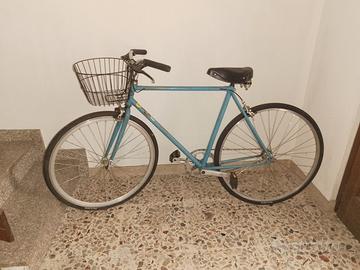 Bicicletta azzurra