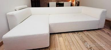 Divano praticamente nuovo