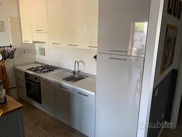 CUCINA COMPLETA DI ELETTRODOMESTICI