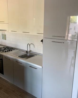 CUCINA COMPLETA DI ELETTRODOMESTICI