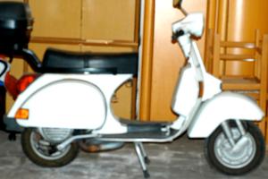 Vespa 125 PX mod. Arcobaleno 1984