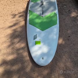 Tavola da windsurf TAHE 160 litri con deriva