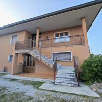 BIFAMILIARE TRICAMERE: accogliente, sicura e co...