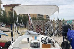 Barca open con motore e carrello