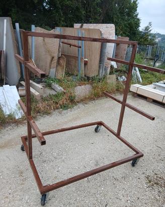 carrello in metallo