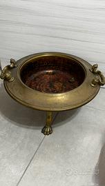 Braciere antico fatto di rame ed ottone