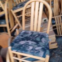 18 tavoli più 20 sedie