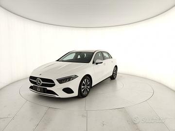 MERCEDES-BENZ A 180 d Advanced auto