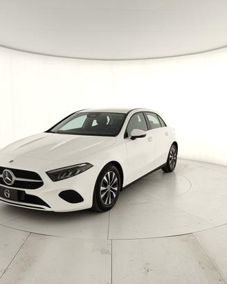 MERCEDES-BENZ A 180 d Advanced auto