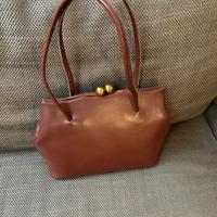 Borsa in pelle marrone vintage con manici