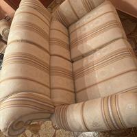 Set di due divani stile classico