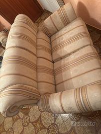 Set di due divani stile classico