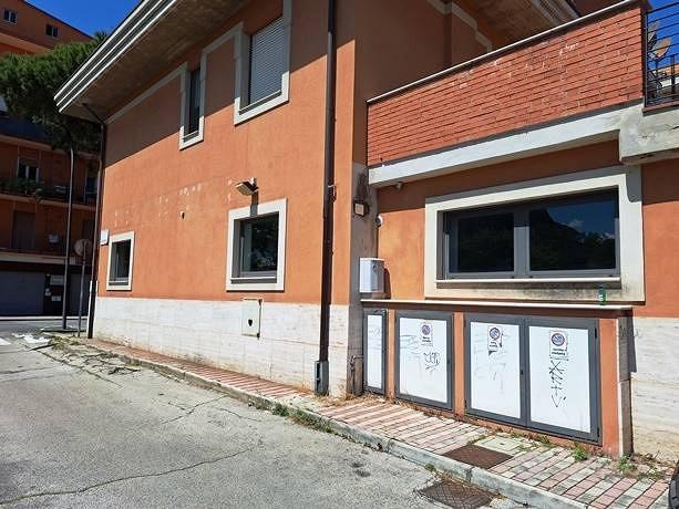 Immobile di 220 m² con più di 5 locali a Pescara - Vista 4