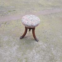 sgabello per pianoforte 