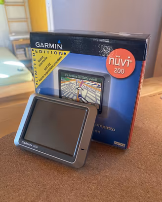 Navigatore Garmin Nüvi 200