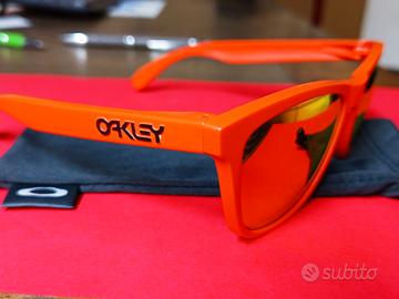 Occhiali da sole Oakley Frogskins 24-344 Polarizza