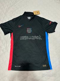 Barcelona x Travis Scott M