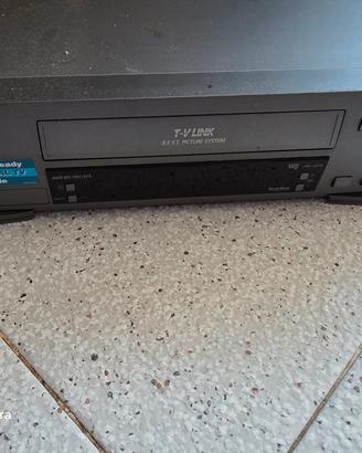 lettore whs piu uja scatola piena di video casette