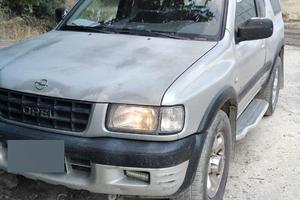 Opel Frontera sport