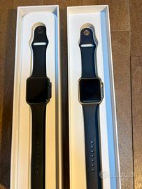 Due iWatch Apple prima serie