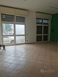 Locale commerciale disponibile