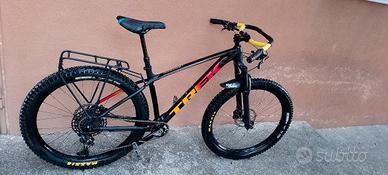 Salsa Fargo e Roscoe Loop