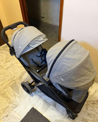 Passeggino gemellare/fratellare