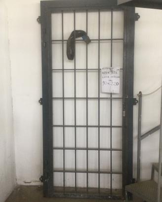 Cancello in ferro per porta o portafinestra