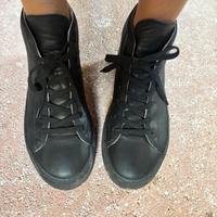 Sneakers artigianali in pelle