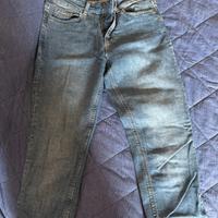 Jeans a vita bassa stretti