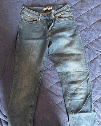 Jeans a vita bassa stretti