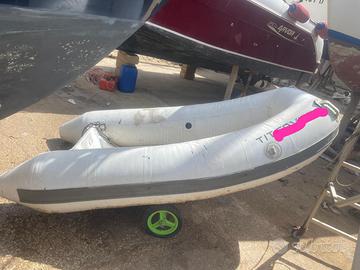 Tender 250 chiglia in Vetroresina