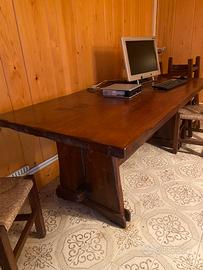 Tavolo in legno massiccio castagno