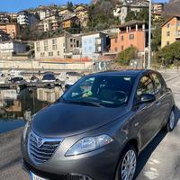 Lancia Ypsilon perfetta anche per neopatentati