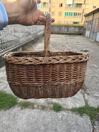 Cesto in Vimini Vintage – Robusto e Artigianale