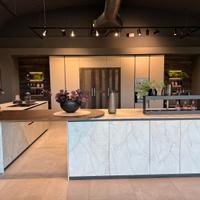 Cucina moderna di altissima qualità con due isole