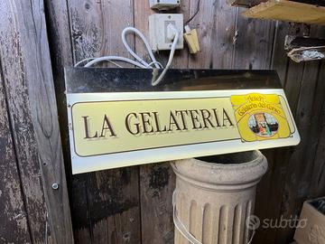 insegna al neon Gelateria del corso