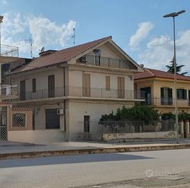 Casa indipendente con giardino ben soleggiata