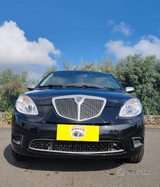 Lancia Ypsilon 1.2 8v Argento