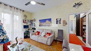 AMPIO BILOCALE CON BALCONE