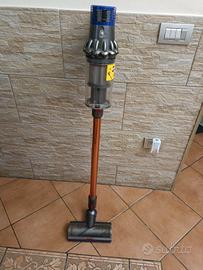 Dyson v10 super accessoriata 