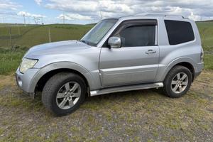 Mitsubishi Pajero 3.2 DI-D con gancio