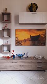 Soprammobili vari in murano e ceramica colorata.