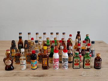 Lotto 57 Miniature in Vetro da Collezione
Descrizi