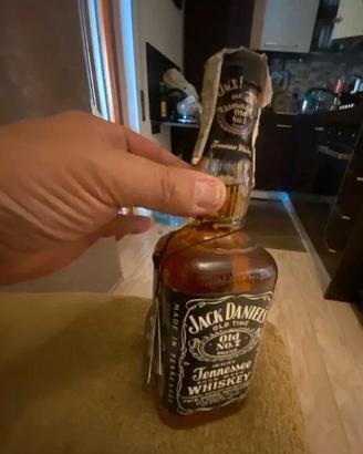 Jack Daniels jennessee whisky