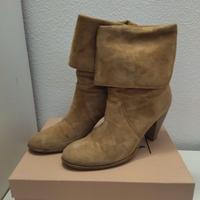 Stivaletto scamosciato